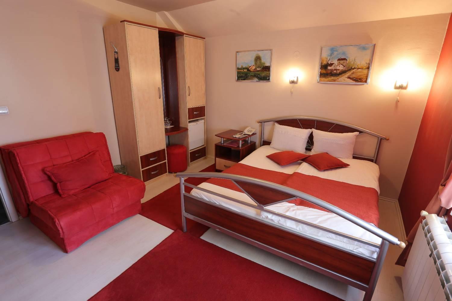Hotel Zeneva ครากูเยวัตส์ ภายนอก รูปภาพ