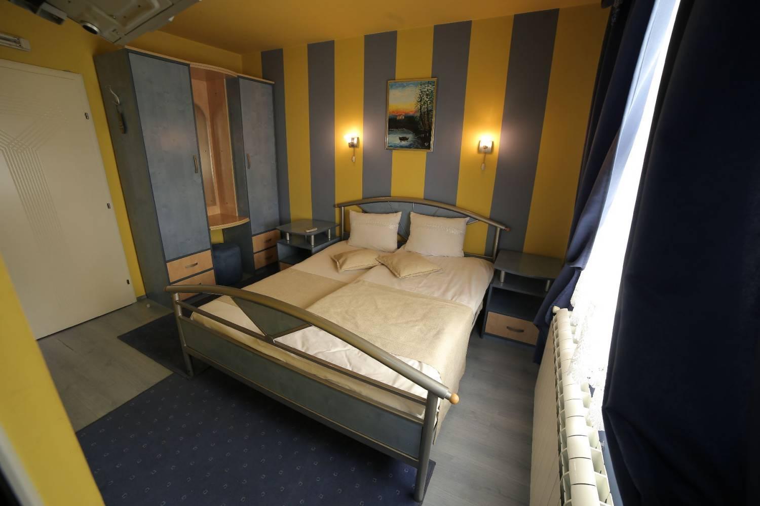 Hotel Zeneva ครากูเยวัตส์ ภายนอก รูปภาพ