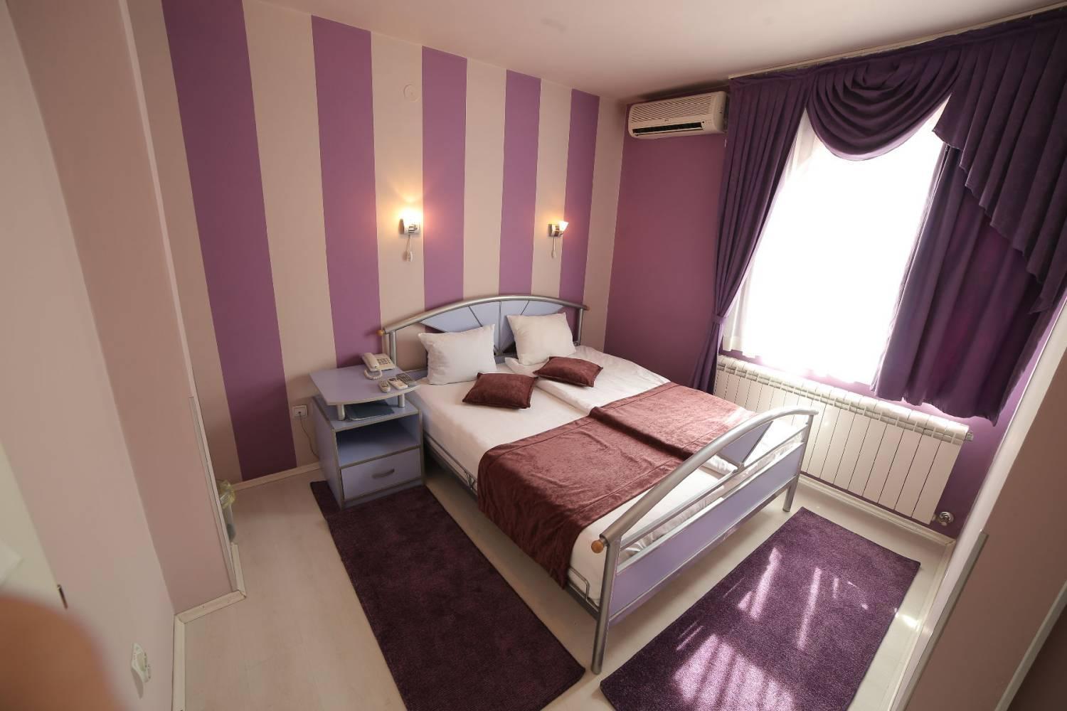 Hotel Zeneva ครากูเยวัตส์ ภายนอก รูปภาพ