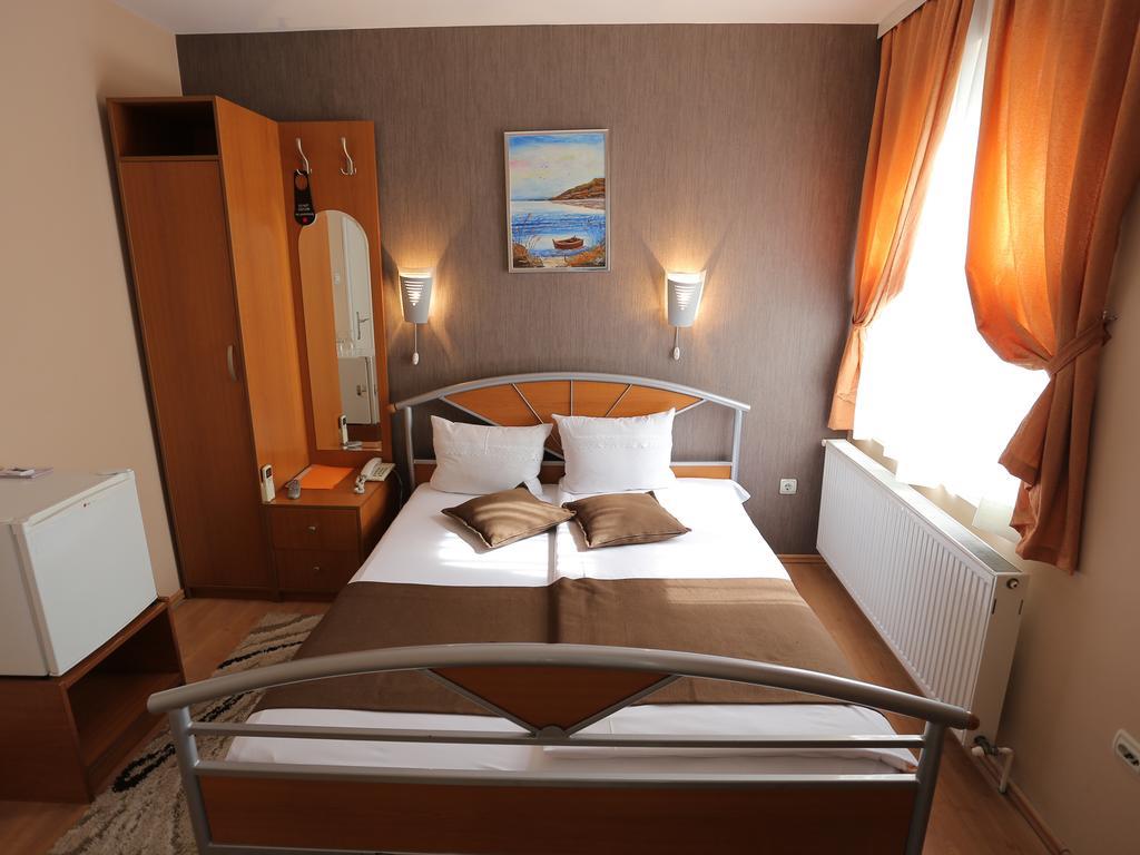 Hotel Zeneva ครากูเยวัตส์ ห้อง รูปภาพ