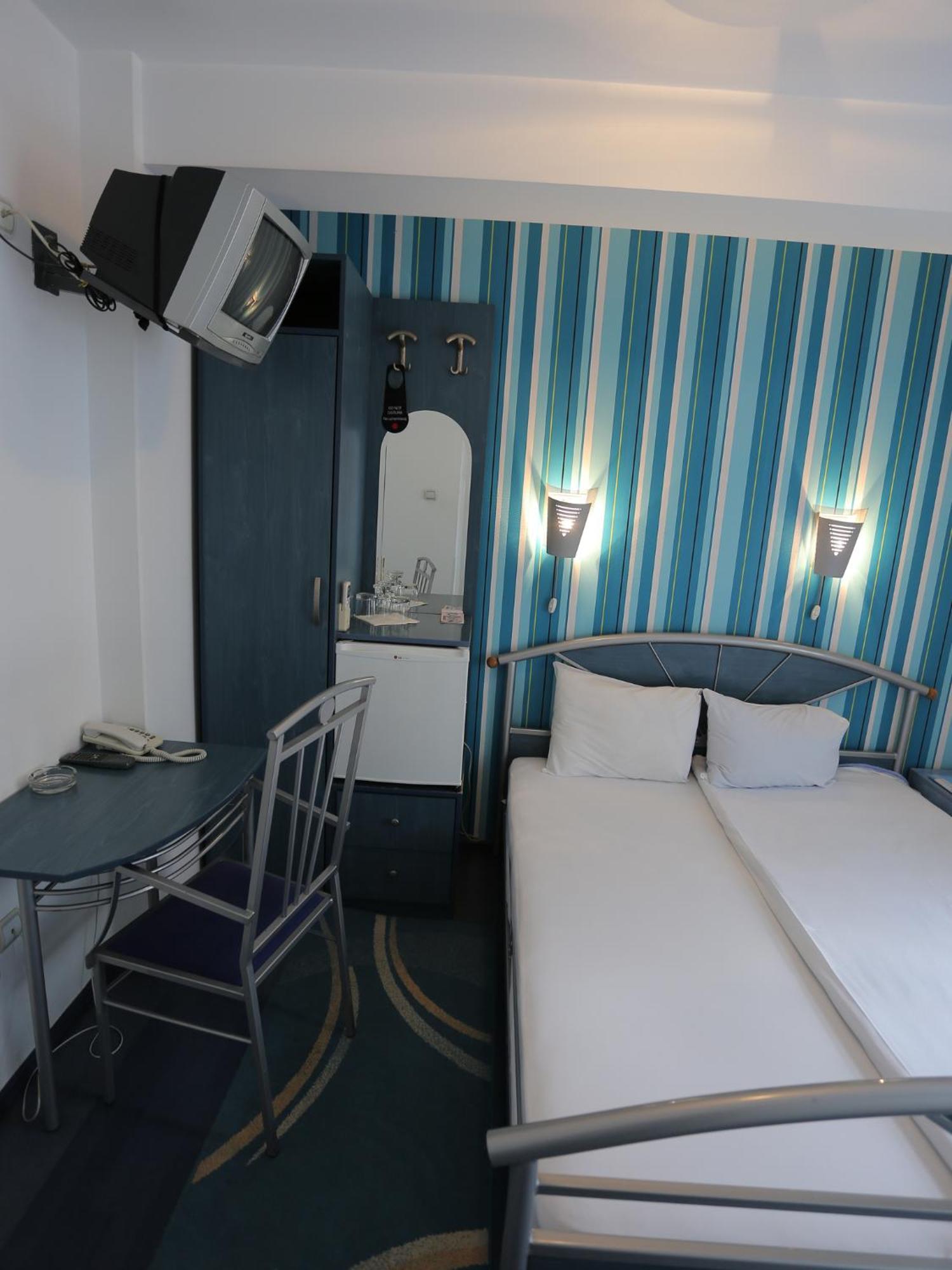 Hotel Zeneva ครากูเยวัตส์ ภายนอก รูปภาพ
