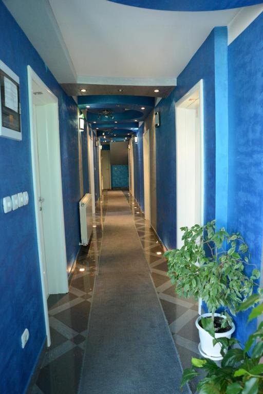 Hotel Zeneva ครากูเยวัตส์ ภายนอก รูปภาพ